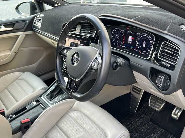 フォルクスワーゲン ゴルフ TSI ハイライン マイスター 埼玉県 2020(令2)年 5.1万km ディープブラックパールエフェクト