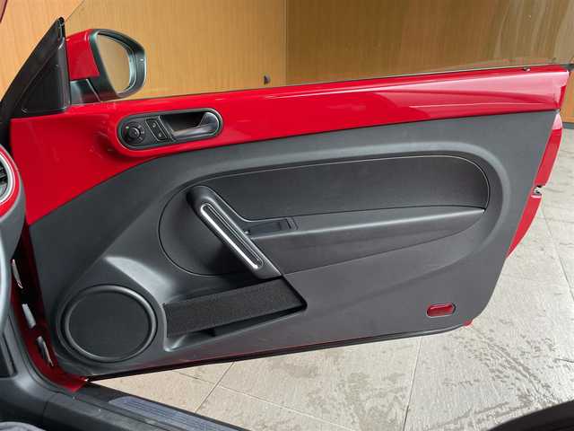フォルクスワーゲン ザ・ビートル デザイン レザーパッケージ 愛知県 2013(平25)年 2.6万km トルネードレッド 純正メモリナビ/　CD/DVD/USB/SD/BT/AUX/バックカメラ/フルセグTV/パドルシフト/クルーズコントロール/黒革シート/シートヒーター/ヒーテッドドアミラー/前後ドライブレコーダー/F/Rフォグ/HIDヘッドライト/純正１７インチAW
