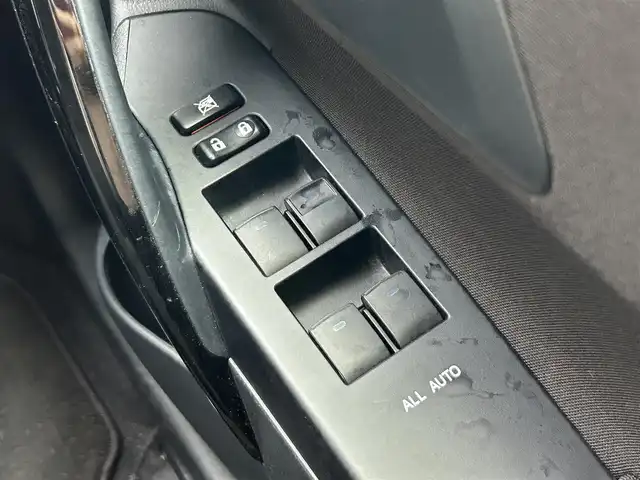 トヨタ オーリス RS 静岡県 2016(平28)年 1.8万km ブラックマイカ ６速ＭＴ/トヨタセーフティセンス/純正７インチＳＤナビ/ＤＶＤ再/バックカメラ/ＬＤＡ/ドラレコ/ビルトインETC/LEDヘッドライト/AAC/オートライト/純正フロアマット/純正16AW/AUX端子