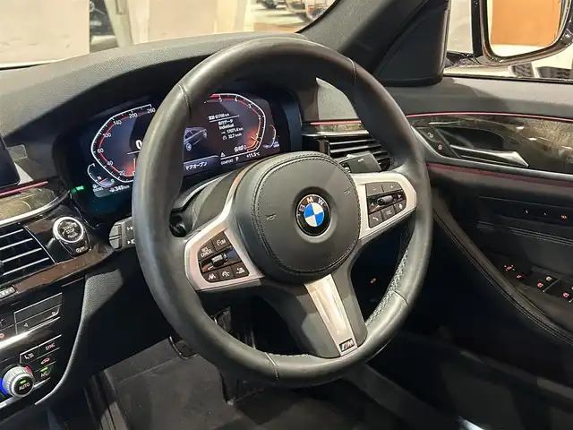 ＢＭＷ ５２３ｄ xDrive Mスピリット 道央・札幌 2020(令2)年 6.2万km アルピンホワイトⅢ ハイラインパッケージ/　・ダコタレザーシート/　・ランバーサポート/　・前後シートヒーター/アドバンスパッケージ/　・コンフォートアクセス/　・アダプティブLEDヘッドライト/　・パーキングアシストプラス/　・アンビエントライト/ヘッドアップディスプレイ/ドライビングアシストプラス/純正HDDナビ/フルセグテレビ/USB/BT/360°カメラ/PDC/HiFiスピーカー