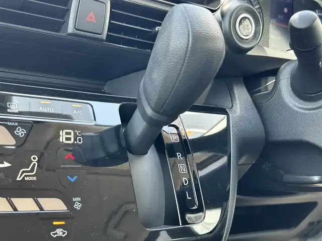 日産 デイズ X 熊本県 2020(令2)年 0.5万km ブロッサムピンク 純正9インチナビ/・AM/FM/CD/DVD/Bluetooth/・フルセグTV/・バックカメラ/安全装置/・エマージェンシーブレーキ/・車線維持システム/・車線逸脱/・先行車発進お知らせ機能/・速度、道路標識識別機能/・ふらつき警報/・アラウンドビューモニター/・タイヤアングルガイド/・ステアリングロック/ECO/Sportモード/オートライト/オートハイビーム/アイドリングストップ(off機能あり)/ステアリングリモコン/光軸調整機能/スマートキー/スペアキー /純正フロアマット/純正ドアバイザー/純正アルミホイール/電動格納ミラー/ウィンカーミラー