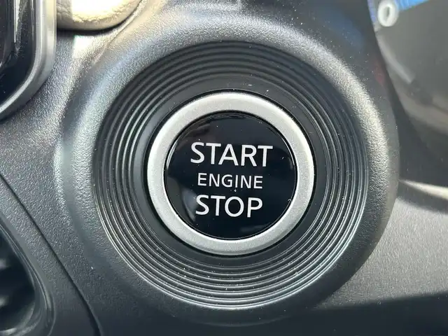 日産 デイズ X 熊本県 2020(令2)年 0.5万km ブロッサムピンク 純正9インチナビ/・AM/FM/CD/DVD/Bluetooth/・フルセグTV/・バックカメラ/安全装置/・エマージェンシーブレーキ/・車線維持システム/・車線逸脱/・先行車発進お知らせ機能/・速度、道路標識識別機能/・ふらつき警報/・アラウンドビューモニター/・タイヤアングルガイド/・ステアリングロック/ECO/Sportモード/オートライト/オートハイビーム/アイドリングストップ(off機能あり)/ステアリングリモコン/光軸調整機能/スマートキー/スペアキー /純正フロアマット/純正ドアバイザー/純正アルミホイール/電動格納ミラー/ウィンカーミラー