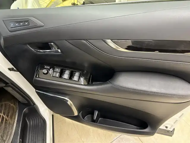 トヨタ ヴェルファイア ハイブリット ZR 東京都 2019(平31)年 4.2万km ホワイトパールクリスタルシャイン 純正ナビ/(NSZN-Z68T)/(CD/DVD/フルセグ/Bluetooth/HDMI)/バックカメラ/コーナーセンサー/レザーシート/前席シートヒーター/前席シートクーラー/前席パワーシート/運転席メモリーシート/助手席+2列目席オットマン/電動パーキング/LDW/プリクラッシュセーフティ/PKSB/レーダークルーズコントロール/スマートキー/パワードサブウーファー/(carroozzeria)/pivot/(3-drivePRO)/スペアキー×1/プッシュスタート/オートライト/三眼LEDライト/オートハイビーム/フロントフォグランプ/ETC/純正フロアマット/ISOFIX/ドラレコ/革巻きステアリング/ステアリングスイッチ/プライバシーガラス/ドアバイザー/電動格納ウィンカーミラー/社外17インチアルミホイール/W+カーテンSRS+ABS/横滑り防止装置/取扱説明書