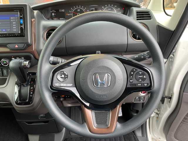 ホンダ Ｎ ＢＯＸ G･L ホンダセンシング カッパーブラウンスタイル 愛知県 2018(平30)年 3万km プラチナホワイトパール カラー：パールII（天井：カッパー）/ホンダセンシング/両側パワースライドドア/ナビ・ワンセグTV/バックカメラ/ビルトインETC/LEDヘッドライト/オートライト/プッシュスタート/スマートキー