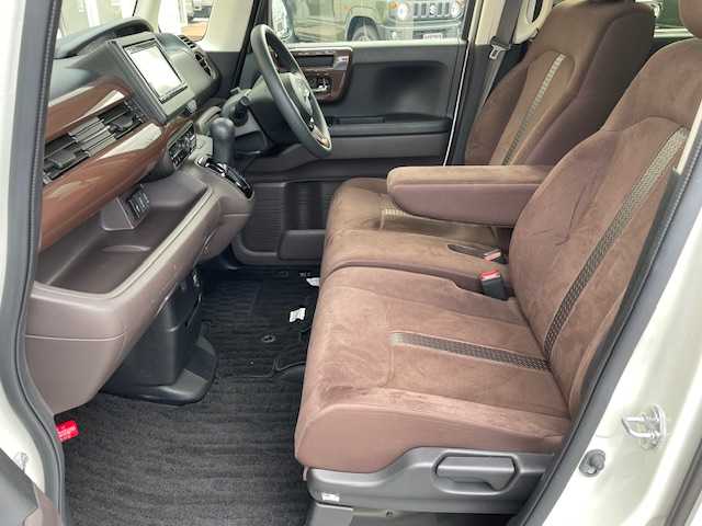 ホンダ Ｎ ＢＯＸ G･L ホンダセンシング カッパーブラウンスタイル 愛知県 2018(平30)年 3万km プラチナホワイトパール カラー：パールII（天井：カッパー）/ホンダセンシング/両側パワースライドドア/ナビ・ワンセグTV/バックカメラ/ビルトインETC/LEDヘッドライト/オートライト/プッシュスタート/スマートキー