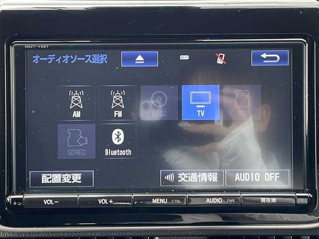 トヨタ ヴォクシー ZS 煌Ⅱ 三重県 2017(平29)年 4.6万km ホワイトパールクリスタルシャイン 純正9型ナビ(AM/FM/CD/TV/BT)/フルセグTV/バックカメラ/ビルトインETC/前方ドライブレコーダー/両側パワースライドドア/スペアキー/リヤサンシェード/衝突軽減ブレーキ/レーンキープアシスト/オートハイビーム/革巻きステアリング/横滑り防止/アイドリングストップ/電動格納ミラー/禁煙車