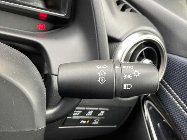 マツダ マツダ２ 15S プロアクティブ Sパッケージ 静岡県 2019(令1)年 3.4万km ディープクリムゾンマイカ 純正ナビ/・FM/AM/・aha/・Stitcher/・Bluetooth/・USB/・CD/DVD/・AUX/・フルセグTV/セーフティクルーズパッケージ/スマート・ブレーキ・サポート/レーンキープ・アシスト・システム/アダプティブ・ＬＥＤ・ヘッドライト/マツダ・レーダー・クルーズ・コントロール/ドライビングポジションパッケージ/・運転席６Ｗａｙパワーシート/・ドライビングポジションメモリー機能/・ステアリングヒーター/主要装備/・ＥＴＣ/・ドライブレコーダー/・３６０°ビューモニター/・パドルシフト/・ブラインドスポットモニター/・シートヒーター/・アイドリングストップ/・ヘッドアップディスプレイ/・ＬＥＤヘッドライト