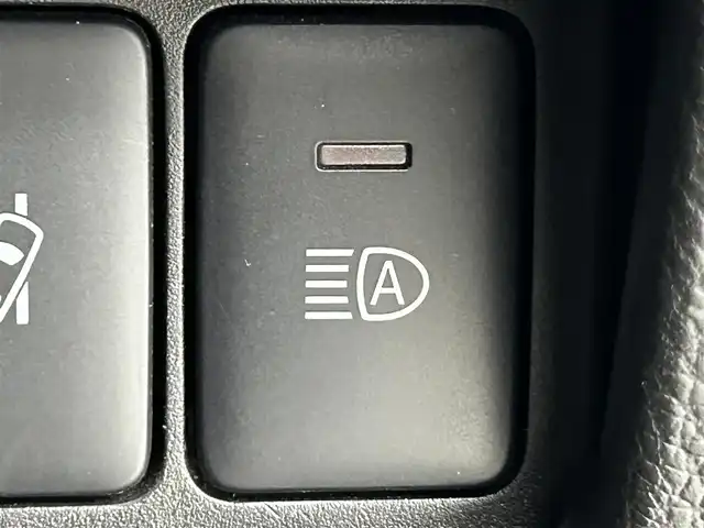 日産 デイズ ルークス ハイウェイスター Gターボ 道央・札幌 2018(平30)年 4万km ホワイトパール ・４WD/・純正メモリーナビゲーション/　CD/DVD/SD/BT/フルセグ/AUX/・アラウンドビューモニター/・両側パワースライドドア/・ナビ連動純正ドライブレコーダー/・ETC/・クルーズコントロール/・衝突軽減ブレーキ/・横滑り防止装置/・LEDヘッドライド/・前後コーナーセンサー/・レーンキープアシスト/・D席シートヒーター/・純正フロアマット/・nanoe/・オートライト/・オートマチックハイビーム/・スマートキー/・プッシュスタート/・スペアキー１本/・フォグランプ/・純正AW15インチ＋夏タイヤ/・電動格納ドアミラーウィンカー/・ドアバイザー/・２列目サンシェード/・助手席シートバックテーブル/・ステアリングスイッチ/・取説あり