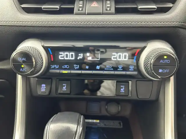 トヨタ ＲＡＶ４ G Zパッケージ 道央・札幌 2020(令2)年 3.2万km ホワイトパールクリスタルシャイン ・ワンオーナー/・４WD/・純正SDナビ/・CD/DVD/SD/BT/・フルセグTV/・パノラマルーフ/・バックカメラ/・ビルトインETC/・ドライブレコーダー/・デジタルインナーミラー/・トヨタセーフティセンス/・プリクラッシュセーフティ/・レーンキープアシスト/・クルーズコントロール/・クリアランスソナー/・横滑り防止装置/・オートマチックハイビーム/・オートライト/・パワーバックドア/・D+N席シートヒーター/・D+N席パワーシート/・純正19インチAW/・純正フロアマット/・プッシュスタート/・スマートキー/・スペアキー/・保証書/・取扱説明書