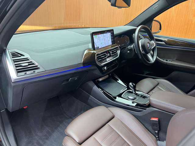 ＢＭＷ Ｘ３ xDrive20d Mスポーツ 千葉県 2022(令4)年 4.2万km 黒Ｍ セレクトＰＫＧ　/パノラマＳＲ　/アコースティックガラス　/純正ナビ　/３６０°カメラ　/ＡＣＣ　/ＢＳＭ　/茶革　/シートヒーター　/パワーシート　/ＬＥＤヘッドライト　/ハイビームアシスト　/電動リアゲート