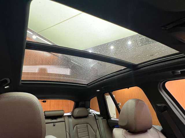 ＢＭＷ Ｘ３ xDrive20d Mスポーツ 千葉県 2022(令4)年 4.2万km 黒Ｍ セレクトＰＫＧ　/パノラマＳＲ　/アコースティックガラス　/純正ナビ　/３６０°カメラ　/ＡＣＣ　/ＢＳＭ　/茶革　/シートヒーター　/パワーシート　/ＬＥＤヘッドライト　/ハイビームアシスト　/電動リアゲート