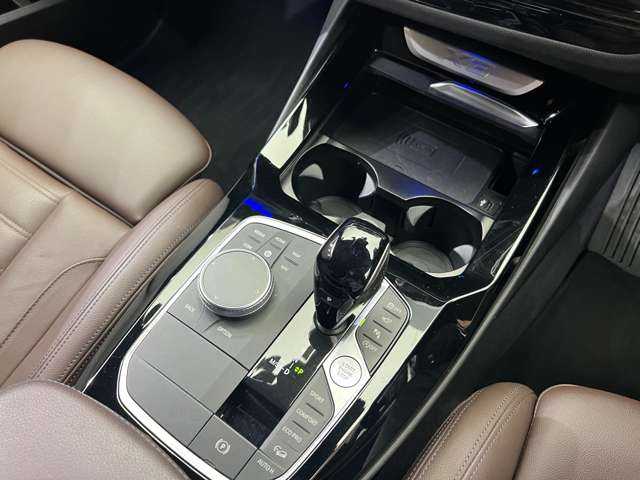 ＢＭＷ Ｘ３ xDrive20d Mスポーツ 千葉県 2022(令4)年 4.2万km 黒Ｍ セレクトＰＫＧ　/パノラマＳＲ　/アコースティックガラス　/純正ナビ　/３６０°カメラ　/ＡＣＣ　/ＢＳＭ　/茶革　/シートヒーター　/パワーシート　/ＬＥＤヘッドライト　/ハイビームアシスト　/電動リアゲート