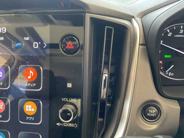 スバル クロストレック リミテッド 埼玉県 2024(令6)年 0.5万km マグネタイトグレーメタリック 純正メモリナビ/純正CD、DVD、BT、フルセグ/全周囲カメラ/純正18インチアルミ/４WD/ETC/後方コーナーセンサー