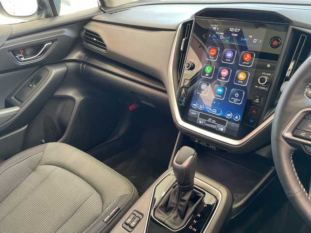 スバル クロストレック リミテッド 埼玉県 2024(令6)年 0.5万km マグネタイトグレーメタリック 純正メモリナビ/純正CD、DVD、BT、フルセグ/全周囲カメラ/純正18インチアルミ/４WD/ETC/後方コーナーセンサー
