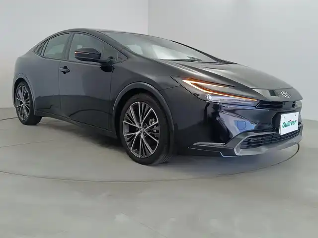 トヨタ プリウス Z 愛知県 2024(令6)年 0.9万km アティチュードブラックマイカ トヨタセーフティーセンス/純正ディスプレイオーディオナビ/（Bluetooth/フルセグTV/FM/USB入力/フルセグTV）/全方位カメラ/置くだけ充電/パワーシート/シートヒーター/シートクーラー/ステアリングヒーター/メモリシート/ETC2.0/AC100V/プッシュスタート/電子パーキング/オートホールド/電動リアゲード/電動格納ミラー/オートライト/スマートキー/純正LEDライト/純正19インチAW