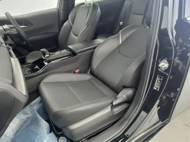 トヨタ プリウス Z 愛知県 2024(令6)年 0.9万km アティチュードブラックマイカ トヨタセーフティーセンス/純正ディスプレイオーディオナビ/（Bluetooth/フルセグTV/FM/USB入力/フルセグTV）/全方位カメラ/置くだけ充電/パワーシート/シートヒーター/シートクーラー/ステアリングヒーター/メモリシート/ETC2.0/AC100V/プッシュスタート/電子パーキング/オートホールド/電動リアゲード/電動格納ミラー/オートライト/スマートキー/純正LEDライト/純正19インチAW