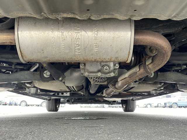 日産 セレナ ハイウェイスター 岩手県 2017(平29)年 5.2万km ダイヤモンドブラック 純正9インチSDナビ/AM/FM/CD/DVD/Bluetooth/フルセグTV/バックカメラ/ビルトインETC2.0/ドライブレコーダー/両側パワースライドドア/フリップダウンモニター/レーダークルーズコントロール/衝突被害軽減ブレーキ/横滑り防止装置/コーナーセンサー/アイドリングストップ/シートヒーター/オートライト/HIDヘッドライト/フォグランプ/スマートキー/純正エンジンスターター/電動パーキングブレーキ/オートブレーキホールド/プッシュスタート/電動格納ミラー/純正/社外18インチAW/純正フロアマット/ドアバイザー/保証書/取扱説明書