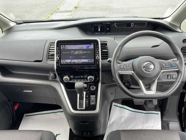 日産 セレナ ハイウェイスター 岩手県 2017(平29)年 5.2万km ダイヤモンドブラック 純正9インチSDナビ/AM/FM/CD/DVD/Bluetooth/フルセグTV/バックカメラ/ビルトインETC2.0/ドライブレコーダー/両側パワースライドドア/フリップダウンモニター/レーダークルーズコントロール/衝突被害軽減ブレーキ/横滑り防止装置/コーナーセンサー/アイドリングストップ/シートヒーター/オートライト/HIDヘッドライト/フォグランプ/スマートキー/純正エンジンスターター/電動パーキングブレーキ/オートブレーキホールド/プッシュスタート/電動格納ミラー/純正/社外18インチAW/純正フロアマット/ドアバイザー/保証書/取扱説明書