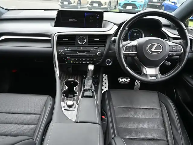 レクサス ＲＸ 450h Fスポーツ 千葉県 2017(平29)年 6.5万km ホワイトノーヴァガラスフレーク Lexus Safety System+/・プリクラッシュセーフティ/・レーンディパーチャーアラート/・オートハイビーム/・レーダークルーズコントロール/・RCTA（リヤクロストラフィックアラート）/・ブラインドスポットモニター/ムーンルーフ/パワーバックドア/ブラックレザーシート/前席パワーシート/エアシート/シートヒーター/純正SDナビ/地デジTV/【BD/DVD/CD再生機能　Bluetooth接続】/バックカメラ/リバース連動ドアミラー（左）　/革巻きステアリング/ステアリングヒーター/ステアリングスイッチ/ETC（2.0）/3眼LEDヘッドライト/フォグライト/ウインカーミラー/クリアランスソナー/純正20インチアルミホイル/サイド/カーテンエアバッグ/スマートキー