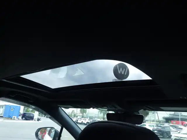 レクサス ＲＸ 450h Fスポーツ 千葉県 2017(平29)年 6.5万km ホワイトノーヴァガラスフレーク Lexus Safety System+/・プリクラッシュセーフティ/・レーンディパーチャーアラート/・オートハイビーム/・レーダークルーズコントロール/・RCTA（リヤクロストラフィックアラート）/・ブラインドスポットモニター/ムーンルーフ/パワーバックドア/ブラックレザーシート/前席パワーシート/エアシート/シートヒーター/純正SDナビ/地デジTV/【BD/DVD/CD再生機能　Bluetooth接続】/バックカメラ/リバース連動ドアミラー（左）　/革巻きステアリング/ステアリングヒーター/ステアリングスイッチ/ETC（2.0）/3眼LEDヘッドライト/フォグライト/ウインカーミラー/クリアランスソナー/純正20インチアルミホイル/サイド/カーテンエアバッグ/スマートキー