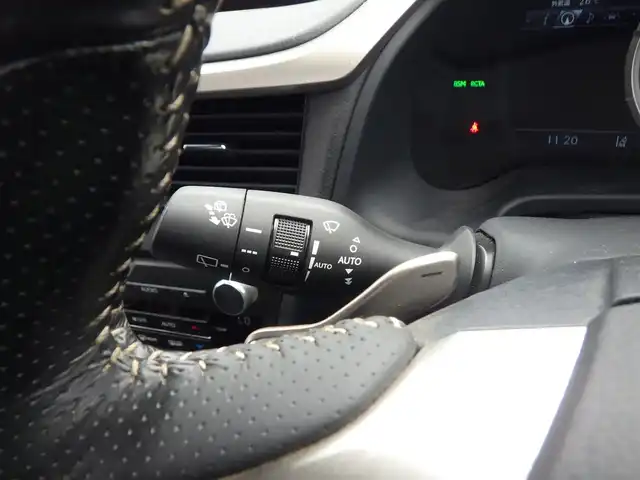 レクサス ＲＸ 450h Fスポーツ 千葉県 2017(平29)年 6.5万km ホワイトノーヴァガラスフレーク Lexus Safety System+/・プリクラッシュセーフティ/・レーンディパーチャーアラート/・オートハイビーム/・レーダークルーズコントロール/・RCTA（リヤクロストラフィックアラート）/・ブラインドスポットモニター/ムーンルーフ/パワーバックドア/ブラックレザーシート/前席パワーシート/エアシート/シートヒーター/純正SDナビ/地デジTV/【BD/DVD/CD再生機能　Bluetooth接続】/バックカメラ/リバース連動ドアミラー（左）　/革巻きステアリング/ステアリングヒーター/ステアリングスイッチ/ETC（2.0）/3眼LEDヘッドライト/フォグライト/ウインカーミラー/クリアランスソナー/純正20インチアルミホイル/サイド/カーテンエアバッグ/スマートキー