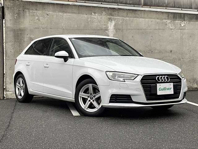 アウディ Ａ３ スポーツバック 1．4 TFSI 愛知県 2017(平29)年 10.5万km グレイシアホワイトメタリック 純正ナビ/フルセグTV・Bluetooth・DVD・CD・USB・FM・AM/バックカメラ/アダプティブクルーズコントロール/パークディスタンスコントロール/コンフォートアクセス/プッシュスタート/ステアリングスイッチ/HIDヘッドライト/オートライト/純正16インチアルミホイール/16インチ社外スタッドレスタイヤ車内4本積み込み/ビルトインETC/保証書/取扱説明書/スペアスマートキー/点検記録簿ディーラーH30.H31.その他R2.R4.R6