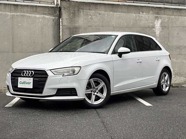 アウディ Ａ３ スポーツバック 1．4 TFSI 愛知県 2017(平29)年 10.5万km グレイシアホワイトメタリック 純正ナビ/フルセグTV・Bluetooth・DVD・CD・USB・FM・AM/バックカメラ/アダプティブクルーズコントロール/パークディスタンスコントロール/コンフォートアクセス/プッシュスタート/ステアリングスイッチ/HIDヘッドライト/オートライト/純正16インチアルミホイール/16インチ社外スタッドレスタイヤ車内4本積み込み/ビルトインETC/保証書/取扱説明書/スペアスマートキー/点検記録簿ディーラーH30.H31.その他R2.R4.R6