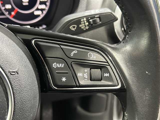 アウディ Ａ３ スポーツバック 1．4 TFSI 愛知県 2017(平29)年 10.5万km グレイシアホワイトメタリック 純正ナビ/フルセグTV・Bluetooth・DVD・CD・USB・FM・AM/バックカメラ/アダプティブクルーズコントロール/パークディスタンスコントロール/コンフォートアクセス/プッシュスタート/ステアリングスイッチ/HIDヘッドライト/オートライト/純正16インチアルミホイール/16インチ社外スタッドレスタイヤ車内4本積み込み/ビルトインETC/保証書/取扱説明書/スペアスマートキー/点検記録簿ディーラーH30.H31.その他R2.R4.R6