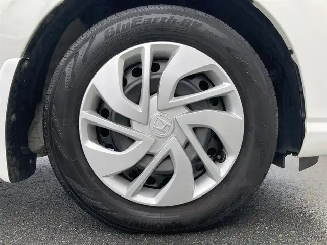 ホンダ フリード G ホンダセンシング 静岡県 2020(令2)年 4.2万km プラチナホワイトパール HondaSENSING/純正メモリーナビ/　AM FM CD DVD Bluetooth SD USB/フルセグTV/LEDオートヘッドランプ/レーダークルーズコントロール/シートヒーター(前席)/リアクリアランスソナー/スマートキー2本/リアロールサンシェード/ビルトインETC/バックモニター/前方ドライブレコーダー/両側パワースライドドア