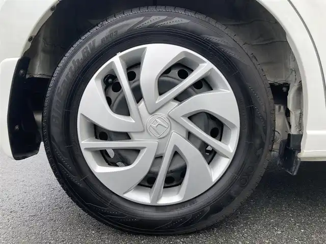 ホンダ フリード G ホンダセンシング 静岡県 2020(令2)年 4.2万km プラチナホワイトパール HondaSENSING/純正メモリーナビ/　AM FM CD DVD Bluetooth SD USB/フルセグTV/LEDオートヘッドランプ/レーダークルーズコントロール/シートヒーター(前席)/リアクリアランスソナー/スマートキー2本/リアロールサンシェード/ビルトインETC/バックモニター/前方ドライブレコーダー/両側パワースライドドア