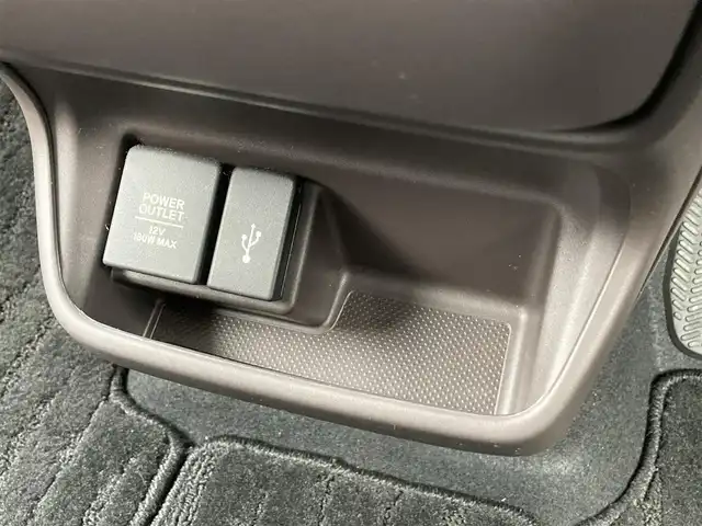 ホンダ フリード G ホンダセンシング 静岡県 2020(令2)年 4.2万km プラチナホワイトパール HondaSENSING/純正メモリーナビ/　AM FM CD DVD Bluetooth SD USB/フルセグTV/LEDオートヘッドランプ/レーダークルーズコントロール/シートヒーター(前席)/リアクリアランスソナー/スマートキー2本/リアロールサンシェード/ビルトインETC/バックモニター/前方ドライブレコーダー/両側パワースライドドア