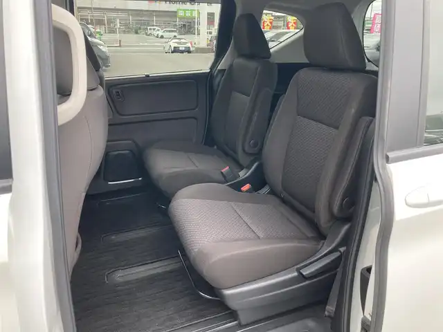 ホンダ フリード G ホンダセンシング 静岡県 2020(令2)年 4.2万km プラチナホワイトパール HondaSENSING/純正メモリーナビ/　AM FM CD DVD Bluetooth SD USB/フルセグTV/LEDオートヘッドランプ/レーダークルーズコントロール/シートヒーター(前席)/リアクリアランスソナー/スマートキー2本/リアロールサンシェード/ビルトインETC/バックモニター/前方ドライブレコーダー/両側パワースライドドア