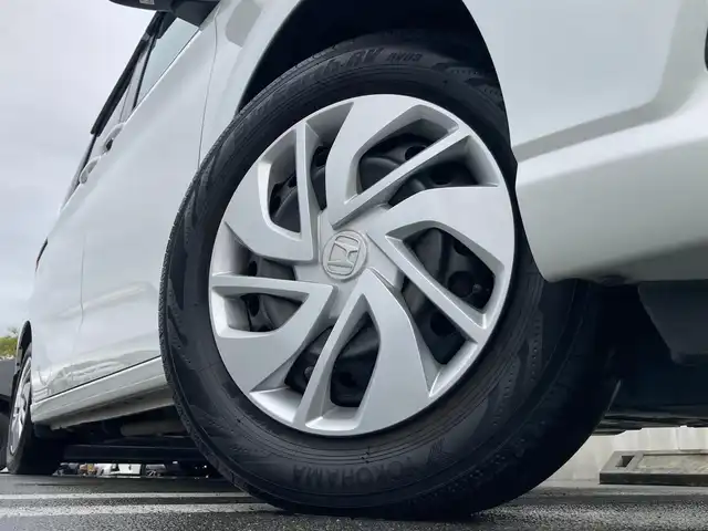 ホンダ フリード G ホンダセンシング 静岡県 2020(令2)年 4.2万km プラチナホワイトパール HondaSENSING/純正メモリーナビ/　AM FM CD DVD Bluetooth SD USB/フルセグTV/LEDオートヘッドランプ/レーダークルーズコントロール/シートヒーター(前席)/リアクリアランスソナー/スマートキー2本/リアロールサンシェード/ビルトインETC/バックモニター/前方ドライブレコーダー/両側パワースライドドア