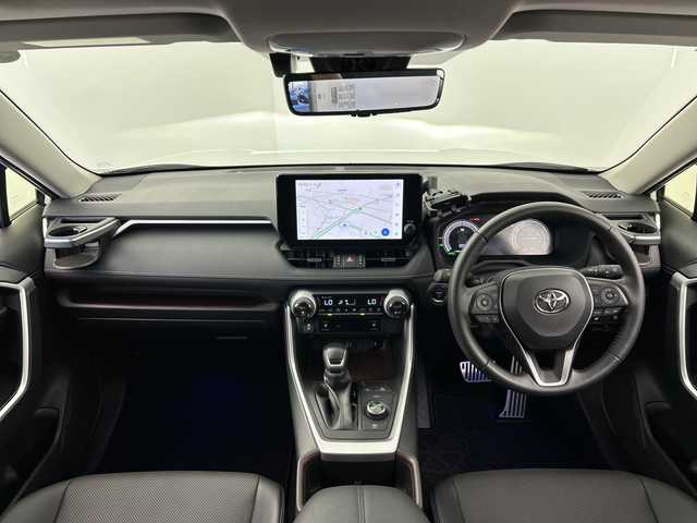 トヨタ ＲＡＶ４ ハイブリッドG 愛知県 2024(令6)年 1万km プラチナホワイトパールマイカ パノラマサンルーフ/Toyota Safety Sense/・プリクラッシュセーフティ/・レーントレーシングアシスト/・レーダークルーズコントロール/・オートハイビーム/・ロードサインアシスト/純正10.5インチナビ/・AppleCarPlay/・Android Auto/・フルセグTV/・Miracast/・USB/・AM/FM/パノラミックビューモニター/デジタルインナーミラー/黒革シート/先行車発進のお知らせ/パーキングサポートブレーキ/ブラインドスポットアシスト/シートヒーター/シートベンチレーション/パワーバックドア/LEDヘッドライト/ETC/ステアリングヒーター/スマートキー/プッシュスタート/横滑り防止装置