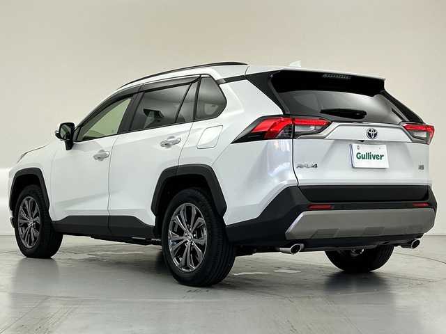 トヨタ ＲＡＶ４ ハイブリッドG 愛知県 2024(令6)年 1万km プラチナホワイトパールマイカ パノラマサンルーフ/Toyota Safety Sense/・プリクラッシュセーフティ/・レーントレーシングアシスト/・レーダークルーズコントロール/・オートハイビーム/・ロードサインアシスト/純正10.5インチナビ/・AppleCarPlay/・Android Auto/・フルセグTV/・Miracast/・USB/・AM/FM/パノラミックビューモニター/デジタルインナーミラー/黒革シート/先行車発進のお知らせ/パーキングサポートブレーキ/ブラインドスポットアシスト/シートヒーター/シートベンチレーション/パワーバックドア/LEDヘッドライト/ETC/ステアリングヒーター/スマートキー/プッシュスタート/横滑り防止装置