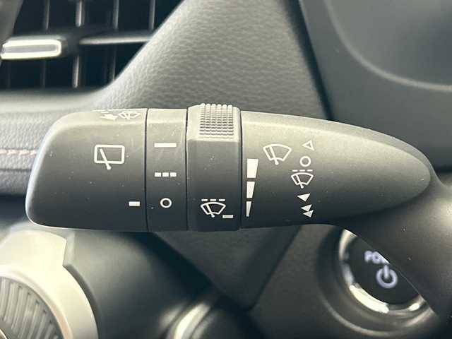 トヨタ ＲＡＶ４ ハイブリッドG 愛知県 2024(令6)年 1万km プラチナホワイトパールマイカ パノラマサンルーフ/Toyota Safety Sense/・プリクラッシュセーフティ/・レーントレーシングアシスト/・レーダークルーズコントロール/・オートハイビーム/・ロードサインアシスト/純正10.5インチナビ/・AppleCarPlay/・Android Auto/・フルセグTV/・Miracast/・USB/・AM/FM/パノラミックビューモニター/デジタルインナーミラー/黒革シート/先行車発進のお知らせ/パーキングサポートブレーキ/ブラインドスポットアシスト/シートヒーター/シートベンチレーション/パワーバックドア/LEDヘッドライト/ETC/ステアリングヒーター/スマートキー/プッシュスタート/横滑り防止装置