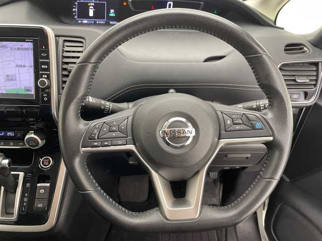 日産 セレナ ハイウェイスター プロパイロットED 愛知県 2017(平29)年 9.4万km ブリリアントホワイトパール プロパイロット/純正9型ナビ/フリップダウンモニター/両側パワースライドドア/レーダークルーズコントロール/バックカメラ/コーナーセンサー/純正アルミホイール/LEDヘッドライト/リアオートエアコン/オートマチックハイビーム/ドライブレコーダー/ETC/衝突軽減システム/フルセグ/CD DVD/Bluetooth/ステアリングスイッチ/スマートキー/プッシュスタート