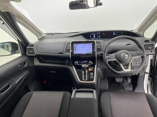 日産 セレナ ハイウェイスター プロパイロットED 愛知県 2017(平29)年 9.4万km ブリリアントホワイトパール プロパイロット/純正9型ナビ/フリップダウンモニター/両側パワースライドドア/レーダークルーズコントロール/バックカメラ/コーナーセンサー/純正アルミホイール/LEDヘッドライト/リアオートエアコン/オートマチックハイビーム/ドライブレコーダー/ETC/衝突軽減システム/フルセグ/CD DVD/Bluetooth/ステアリングスイッチ/スマートキー/プッシュスタート