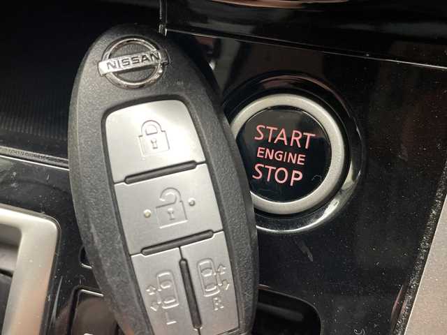 日産 セレナ ハイウェイスター プロパイロットED 愛知県 2017(平29)年 9.4万km ブリリアントホワイトパール プロパイロット/純正9型ナビ/フリップダウンモニター/両側パワースライドドア/レーダークルーズコントロール/バックカメラ/コーナーセンサー/純正アルミホイール/LEDヘッドライト/リアオートエアコン/オートマチックハイビーム/ドライブレコーダー/ETC/衝突軽減システム/フルセグ/CD DVD/Bluetooth/ステアリングスイッチ/スマートキー/プッシュスタート