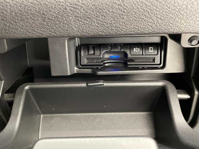 日産 セレナ ハイウェイスター プロパイロットED 愛知県 2017(平29)年 9.4万km ブリリアントホワイトパール プロパイロット/純正9型ナビ/フリップダウンモニター/両側パワースライドドア/レーダークルーズコントロール/バックカメラ/コーナーセンサー/純正アルミホイール/LEDヘッドライト/リアオートエアコン/オートマチックハイビーム/ドライブレコーダー/ETC/衝突軽減システム/フルセグ/CD DVD/Bluetooth/ステアリングスイッチ/スマートキー/プッシュスタート