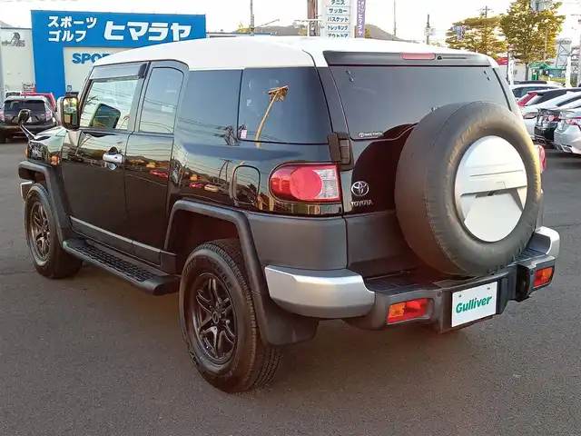 トヨタ ＦＪクルーザー カラーパッケージ 福井県 2016(平28)年 5.7万km 黒 4WD/ディーラーオプションナビ（NSZT-W66T）/・（フルセグTV/CD/DVD/Bluetooth）/バックカメラ/後部コーナーセンサー/クルーズコントロール/ETC/ステアリングリモコン/フロントフォグランプ/ライトレベライザー/社外AW（VICTRON）