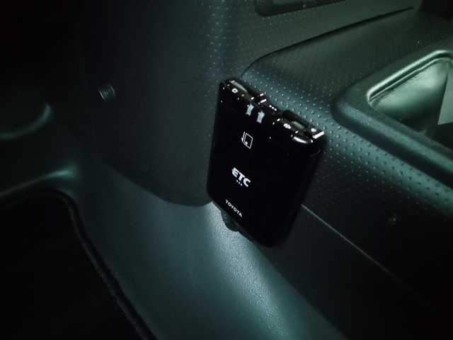 トヨタ ＦＪクルーザー カラーパッケージ 福井県 2016(平28)年 5.7万km 黒 4WD/ディーラーオプションナビ（NSZT-W66T）/・（フルセグTV/CD/DVD/Bluetooth）/バックカメラ/後部コーナーセンサー/クルーズコントロール/ETC/ステアリングリモコン/フロントフォグランプ/ライトレベライザー/社外AW（VICTRON）