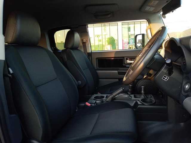 トヨタ ＦＪクルーザー カラーパッケージ 福井県 2016(平28)年 5.7万km 黒 4WD/ディーラーオプションナビ（NSZT-W66T）/・（フルセグTV/CD/DVD/Bluetooth）/バックカメラ/後部コーナーセンサー/クルーズコントロール/ETC/ステアリングリモコン/フロントフォグランプ/ライトレベライザー/社外AW（VICTRON）