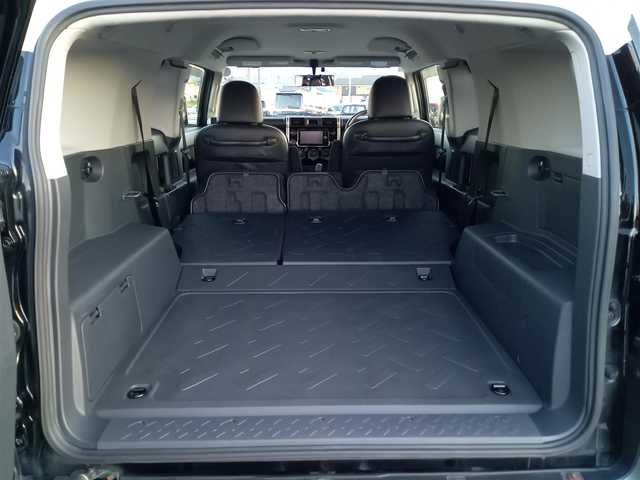 トヨタ ＦＪクルーザー カラーパッケージ 福井県 2016(平28)年 5.7万km 黒 4WD/ディーラーオプションナビ（NSZT-W66T）/・（フルセグTV/CD/DVD/Bluetooth）/バックカメラ/後部コーナーセンサー/クルーズコントロール/ETC/ステアリングリモコン/フロントフォグランプ/ライトレベライザー/社外AW（VICTRON）