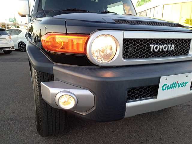 トヨタ ＦＪクルーザー カラーパッケージ 福井県 2016(平28)年 5.7万km 黒 4WD/ディーラーオプションナビ（NSZT-W66T）/・（フルセグTV/CD/DVD/Bluetooth）/バックカメラ/後部コーナーセンサー/クルーズコントロール/ETC/ステアリングリモコン/フロントフォグランプ/ライトレベライザー/社外AW（VICTRON）