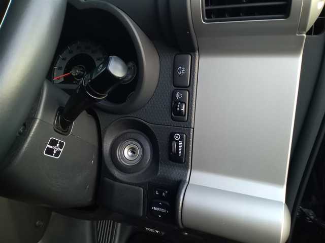 トヨタ ＦＪクルーザー カラーパッケージ 福井県 2016(平28)年 5.7万km 黒 4WD/ディーラーオプションナビ（NSZT-W66T）/・（フルセグTV/CD/DVD/Bluetooth）/バックカメラ/後部コーナーセンサー/クルーズコントロール/ETC/ステアリングリモコン/フロントフォグランプ/ライトレベライザー/社外AW（VICTRON）