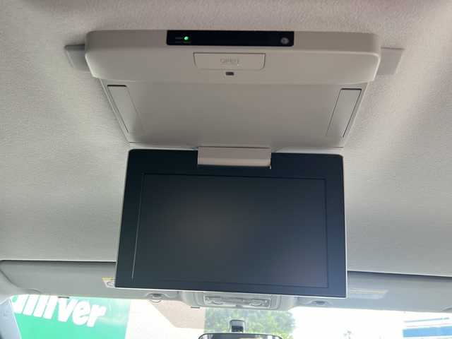 トヨタ ノア Si 静岡県 2015(平27)年 6.8万km ボルドーマイカメタリック 純正9インチナビ/・FM/AM/・CD/DVD/・SD録音/・フルセグTV/・Bluetooth/主要装備/・後席フリップダウンモニター/・バックカメラ/・両側パワースライドドア/・ＥＴＣ/・ＬＥＤヘッドライト/・２列目キャプテンシート/・アイドリングストップ/・横滑り防止装置/・リアクーラー/・16インチ純正アルミホイール/・フォグランプ/・MTモード付AT/・オートライト