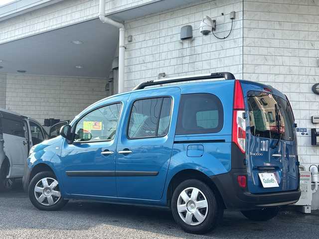 ルノー カングー ゼン 神奈川県 2017(平29)年 6万km ノーティクルブルー ワンオーナー/carrozzeriaナビ(AM/FM/SD/BT/フルセグTV)/バックカメラ/両側スライドドア/横滑り防止装置/エクステンデッドグリップ/ルーフレール/ETC/ドライブレコーダー/純正フロアマット/スペアキー×1/保証書/取扱説明書