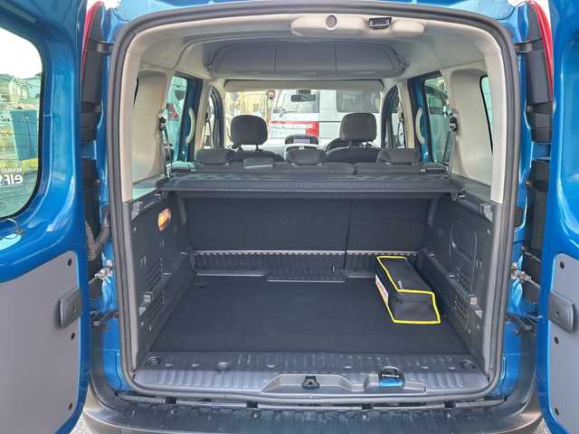 ルノー カングー ゼン 神奈川県 2017(平29)年 6万km ノーティクルブルー ワンオーナー/carrozzeriaナビ(AM/FM/SD/BT/フルセグTV)/バックカメラ/両側スライドドア/横滑り防止装置/エクステンデッドグリップ/ルーフレール/ETC/ドライブレコーダー/純正フロアマット/スペアキー×1/保証書/取扱説明書