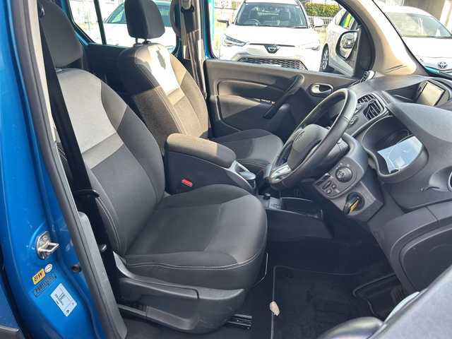 ルノー カングー ゼン 神奈川県 2017(平29)年 6万km ノーティクルブルー ワンオーナー/carrozzeriaナビ(AM/FM/SD/BT/フルセグTV)/バックカメラ/両側スライドドア/横滑り防止装置/エクステンデッドグリップ/ルーフレール/ETC/ドライブレコーダー/純正フロアマット/スペアキー×1/保証書/取扱説明書